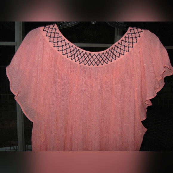 Zac & Rachel Women’s‎ 2X Pink Flutter Sleeve Blouse Top Embroidered Neckline - Picture 4 of 4